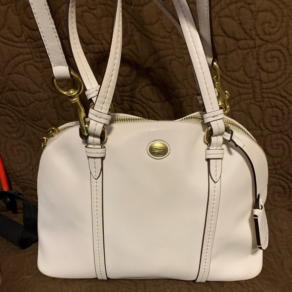 Coach Handbags - EUC CUTE COACH TOTE SHOULDER BAG 13x10